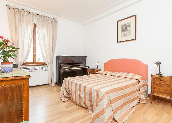 In Ancient View Apartment *